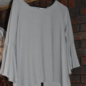 BELL SLEEVE TOP